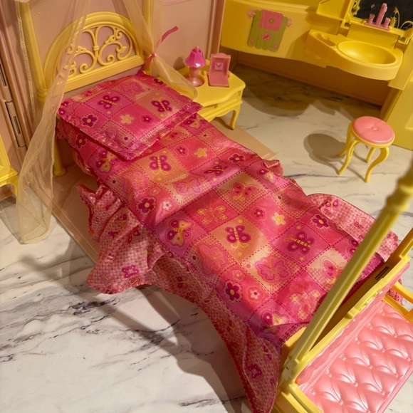 Vintage Mattel Barbie Bed & Bath Carry play set house folds up 1998 - Picture 10 of 16